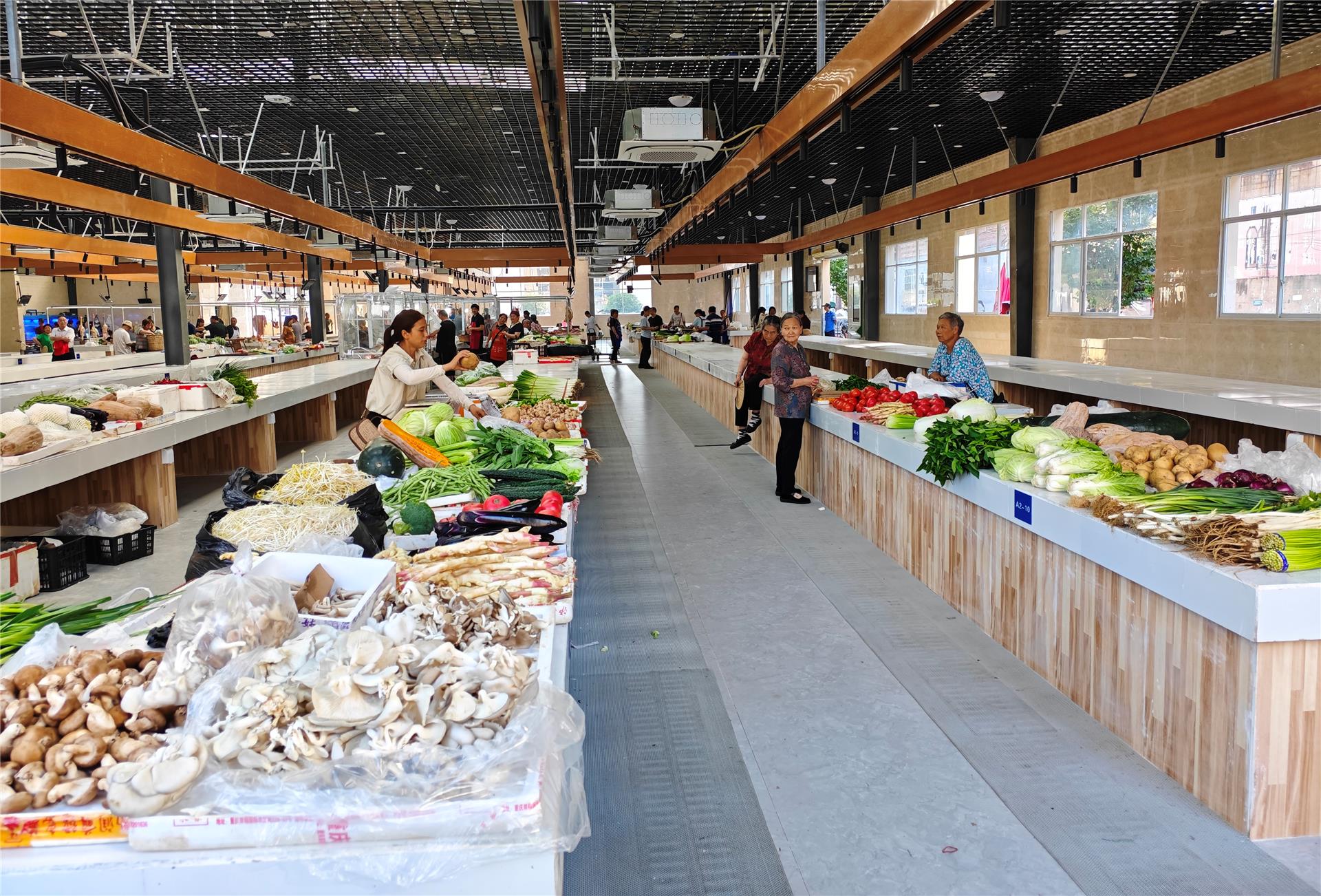 “菜籃子”拎出科技感！銅梁區(qū)大廟鎮(zhèn)農(nóng)副產(chǎn)品智慧交易中心讓群眾購物更舒心